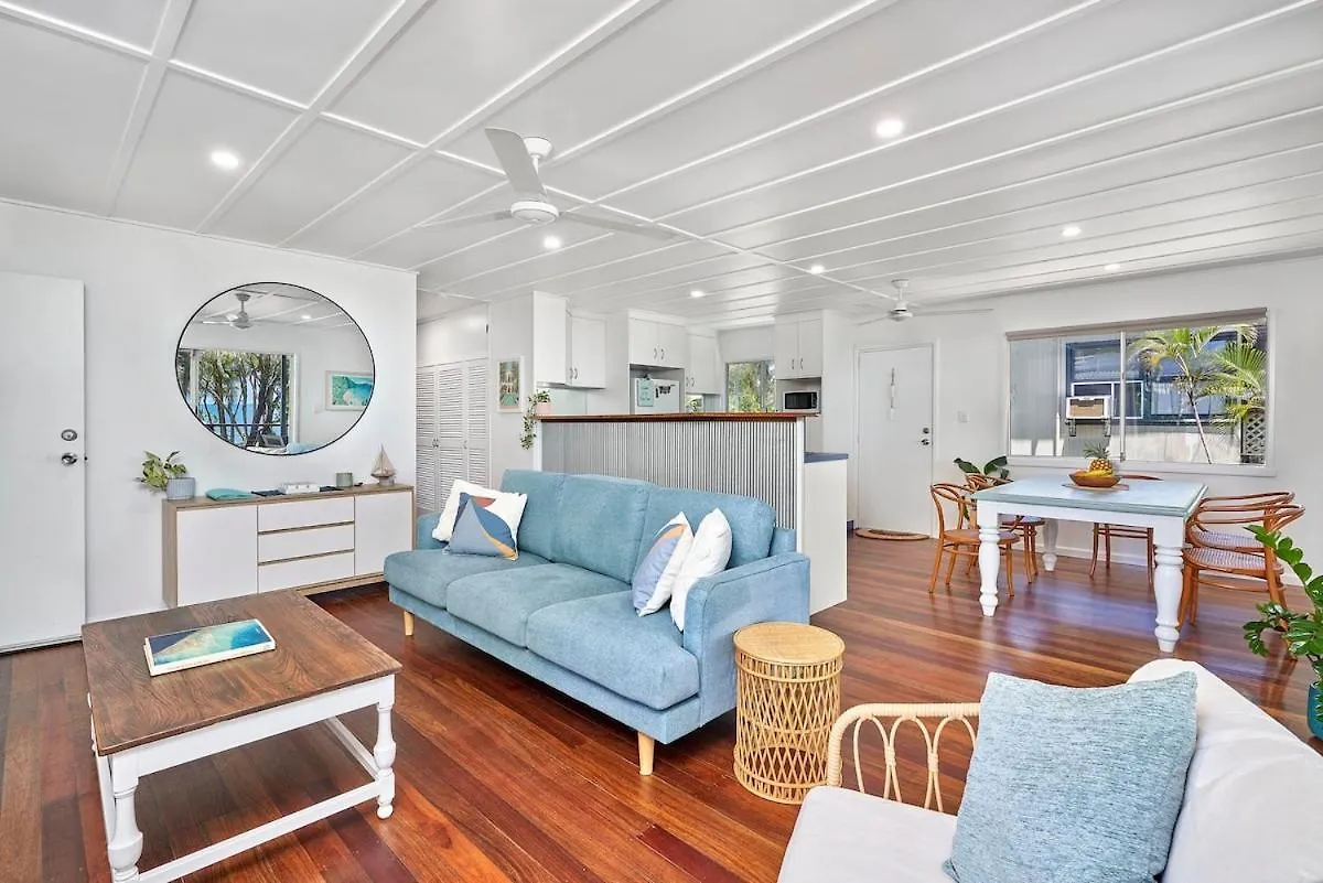 The Beach House Holloways Beach 0*,  Australia
