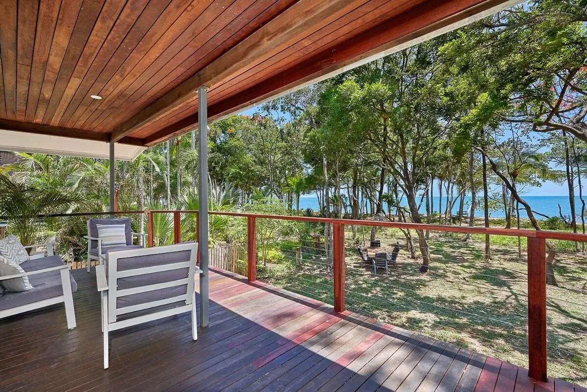 The Beach House Holloways Beach Holiday home
